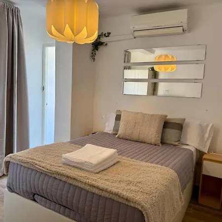 Velarde Dreams! By Easytrip マラガ